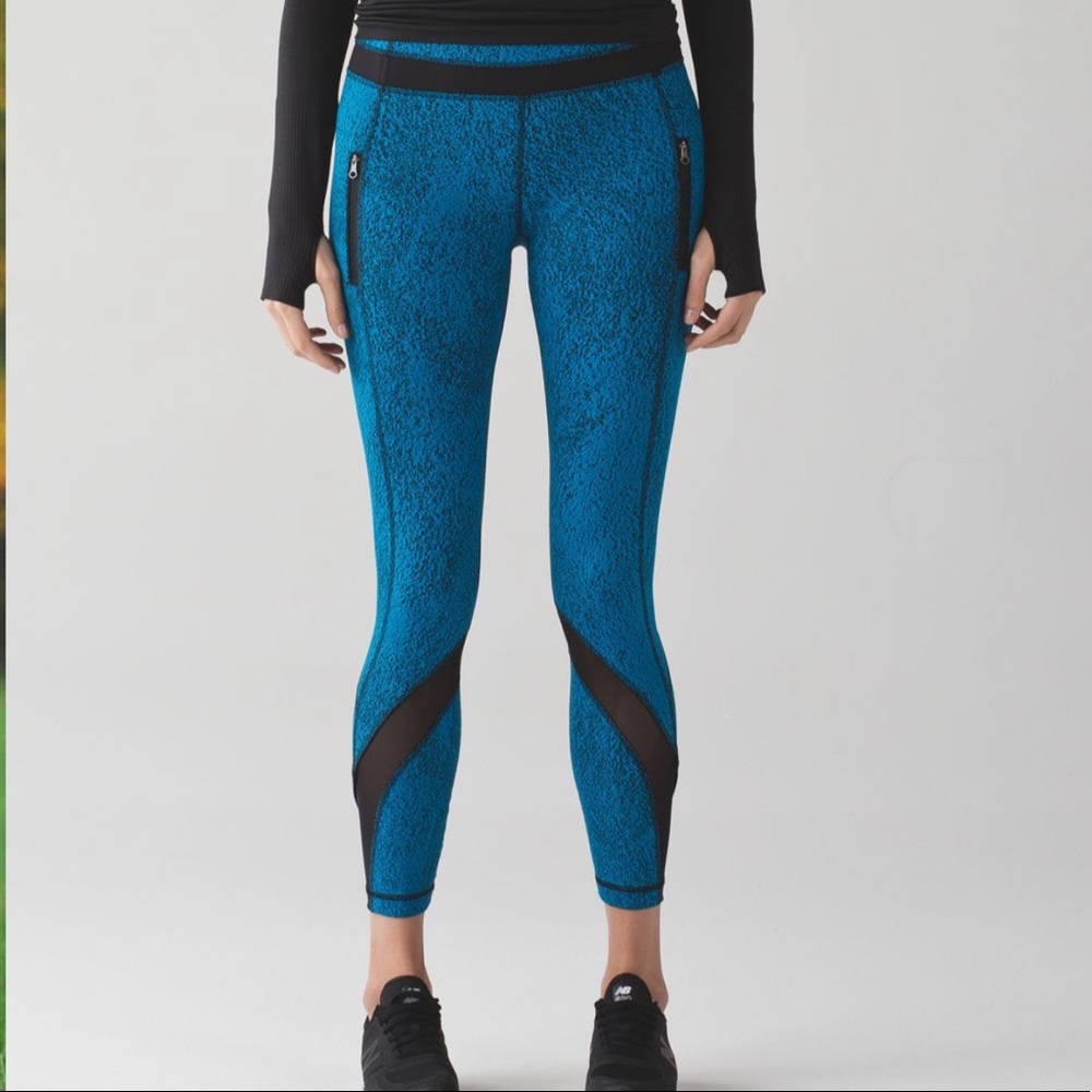 Lululemon Inspire Tight II
Power Luxtreme Spray Jacquard Shockin BlueBlack SZ 8
